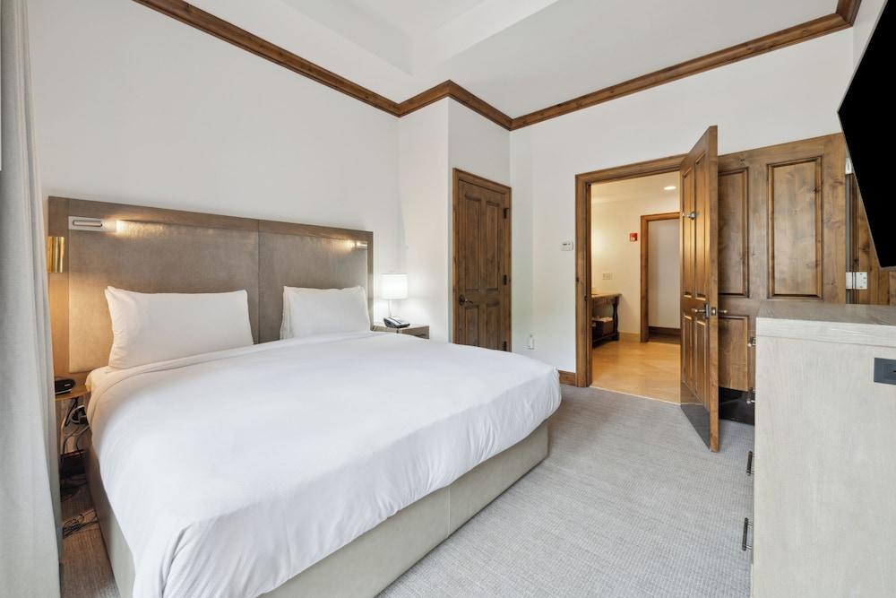 The Aspen Mountain Residences photo 38