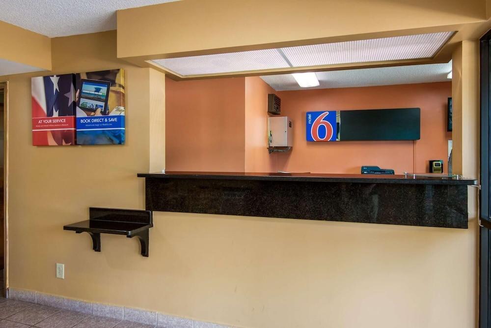 Rodeway Inn & Suites photo 58