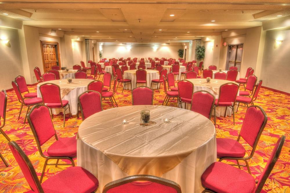 MCM Elegante Suites Abilene photo 27