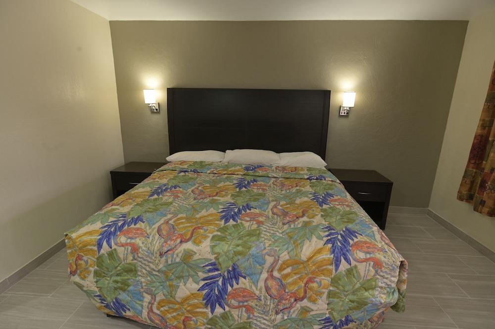 Deluxe Inn photo 5