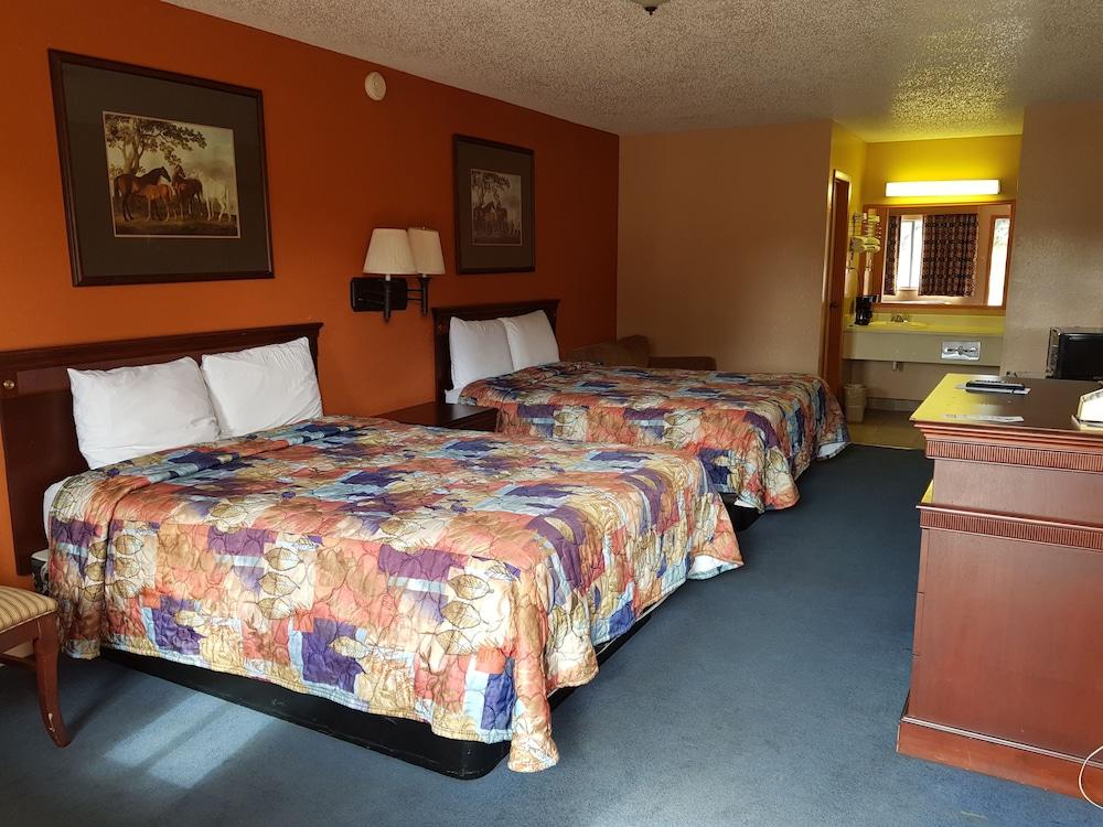 Budget Host Inn Eastland photo 5