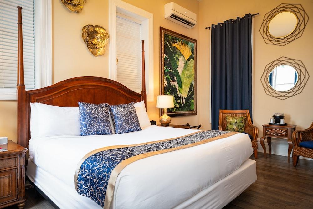 Southernmost House photo 86