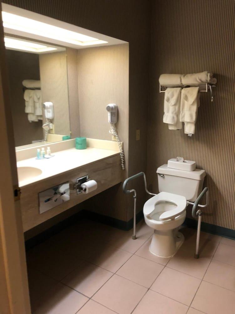Cayuga Blu Hotel photo 19