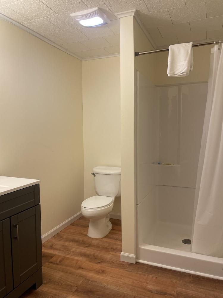 Lake Crest Inn photo 39