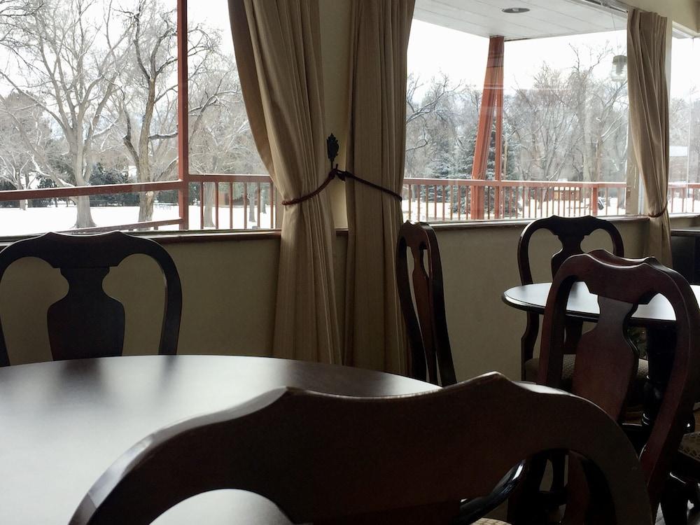 Parkview Inn Motel photo 35