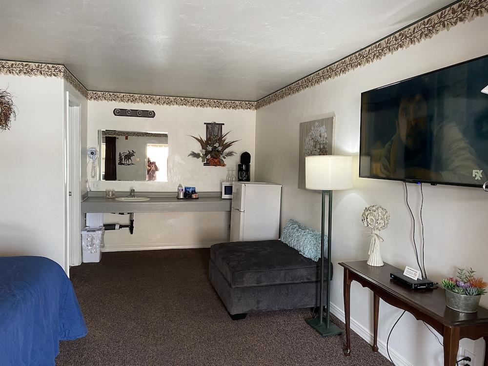 Rustic Inn Motel photo 69