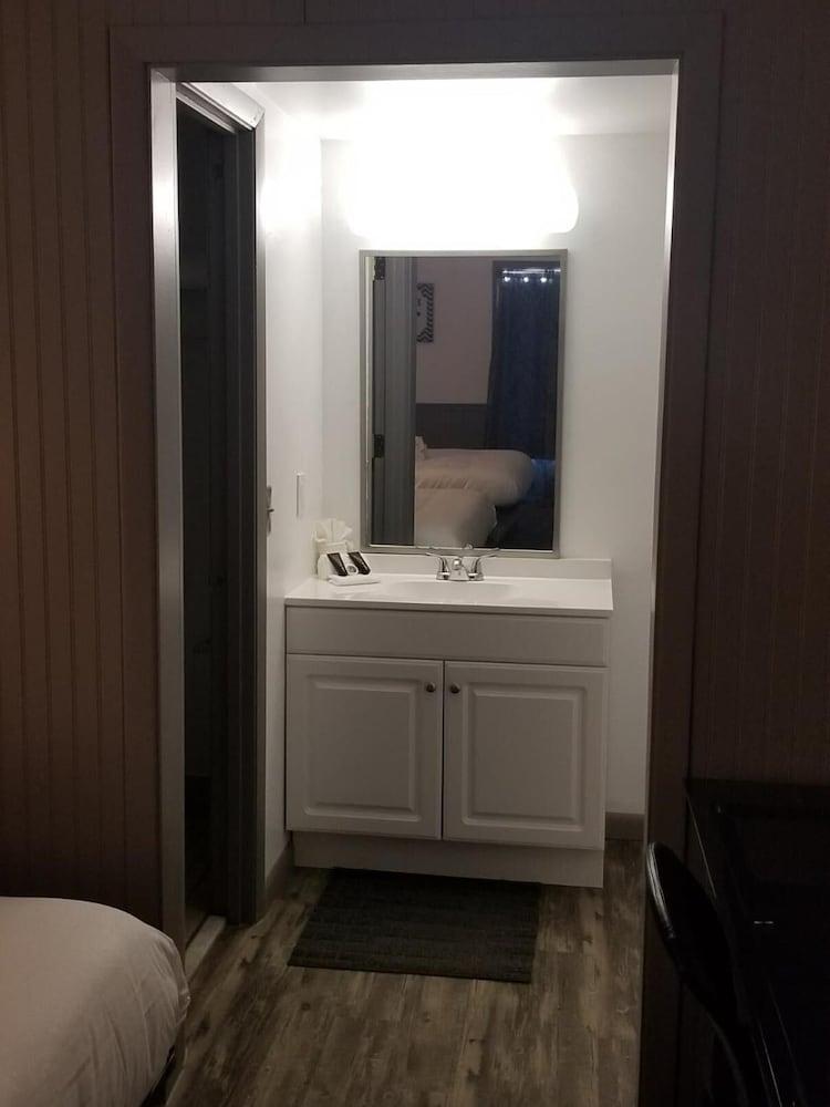 Blue Ridge Rustic Inn photo 19