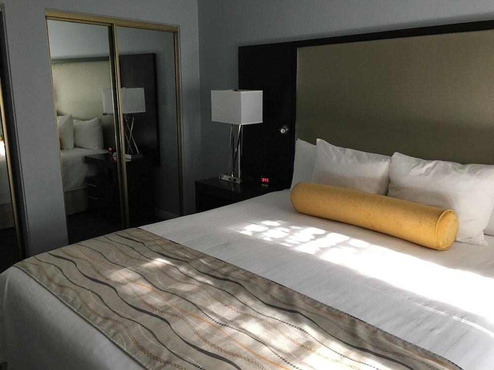GetAways at Palm Springs Tennis Club photo 26