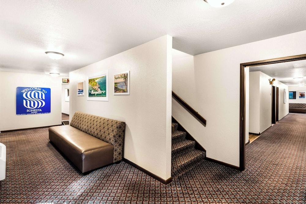 Americas Best Value Inn Marquette photo 4