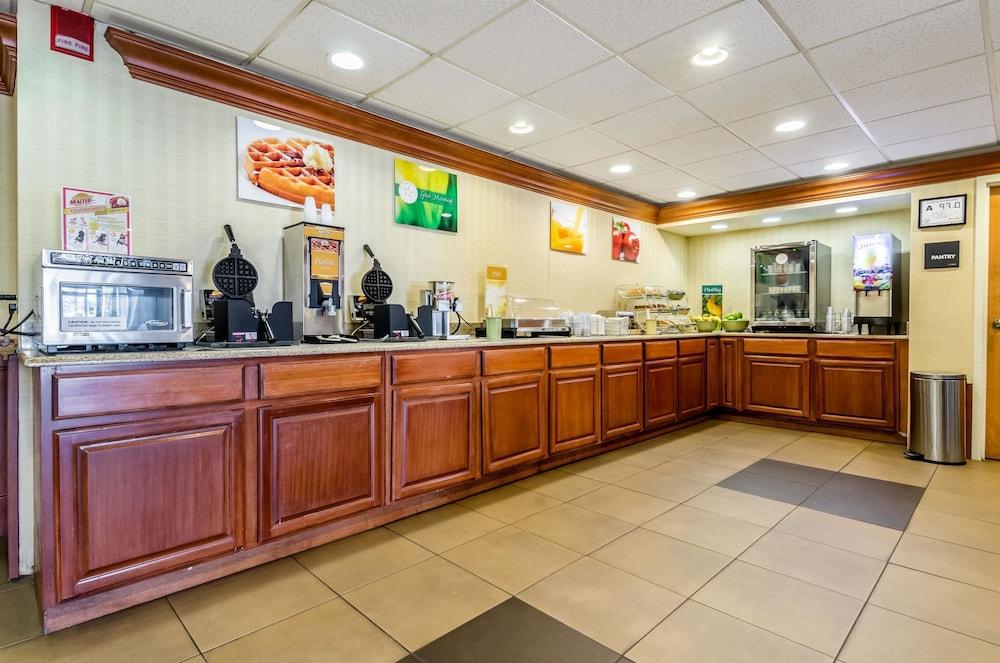 Quality Inn Lumberton North photo 29