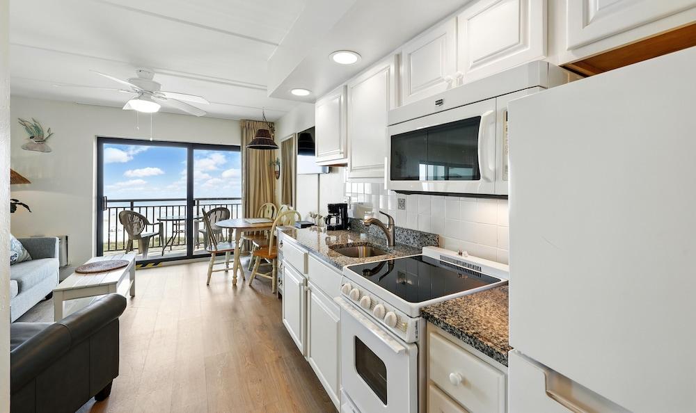Beacher's Lodge Oceanfront Suites photo 34