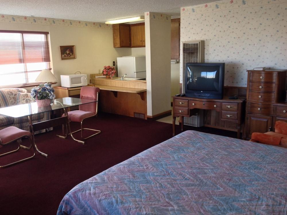 Warrick Plaza Inn photo 4