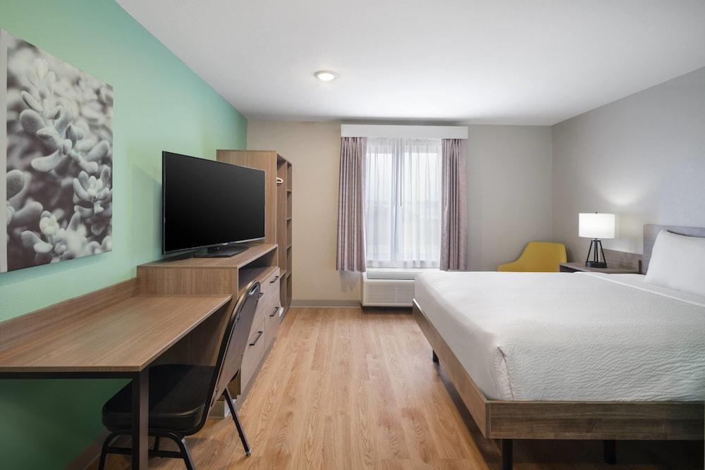 Echo Suites Extended Stay By Wyndham Naples photo 19