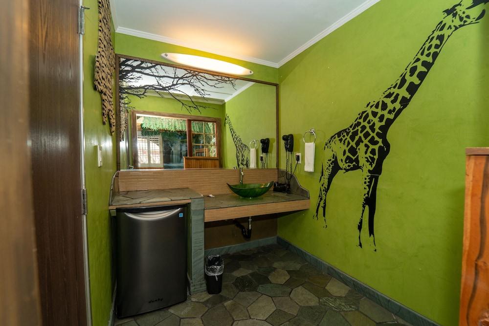 Royala Inn photo 13