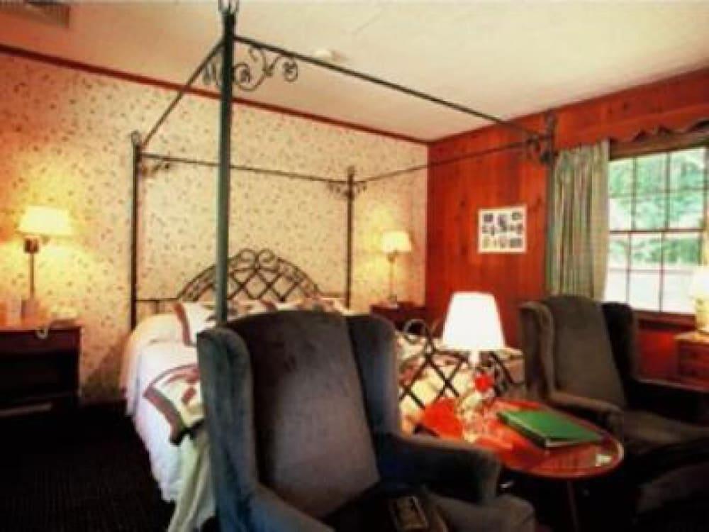 1896 House Country Inn & Motels photo 55