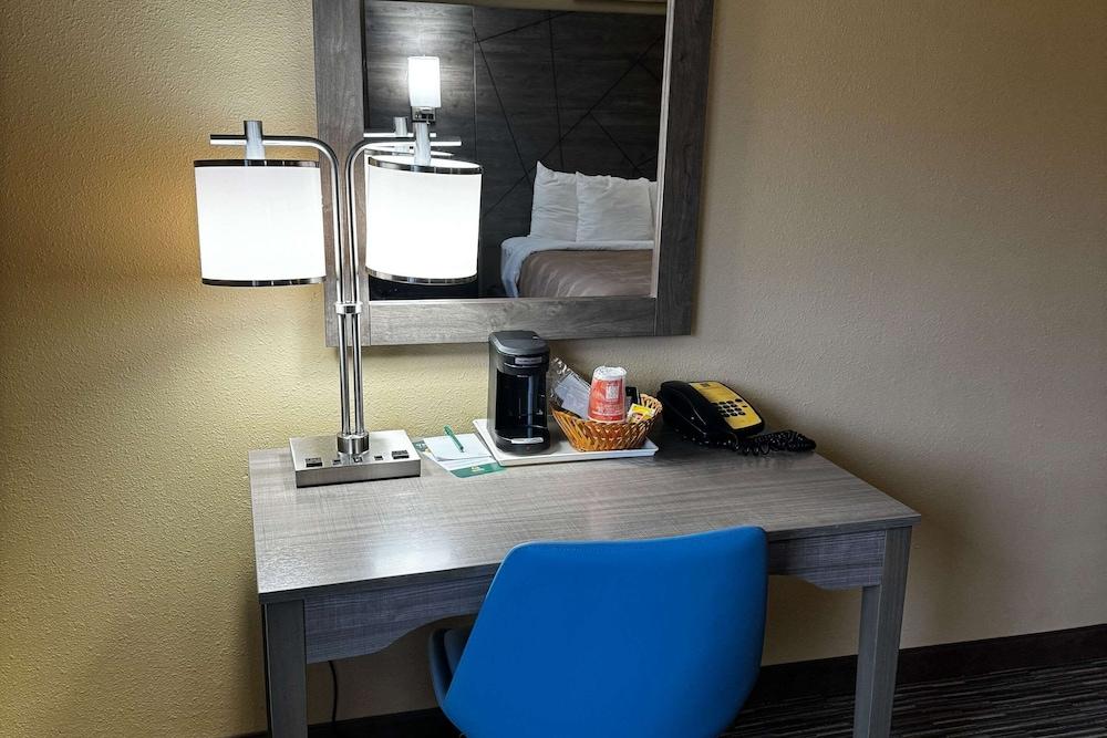 Quality Inn Forsyth - Decatur photo 27