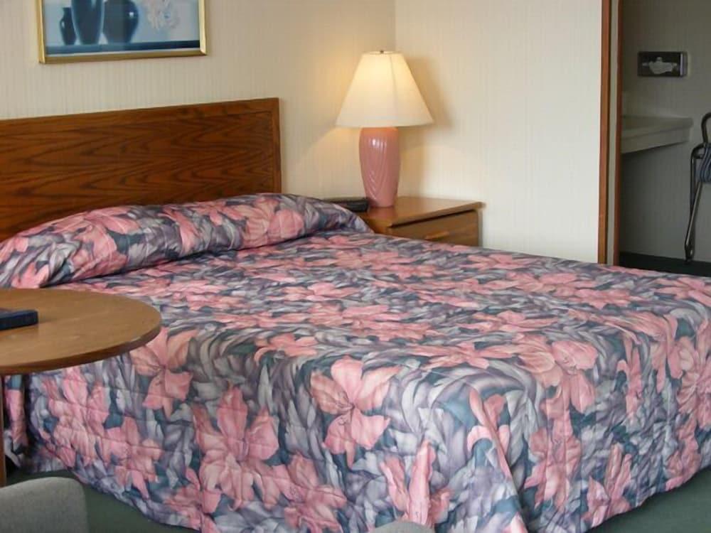 Great Lakes Inn photo 8