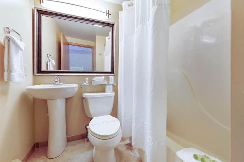 Chanticleer Inn photo 12