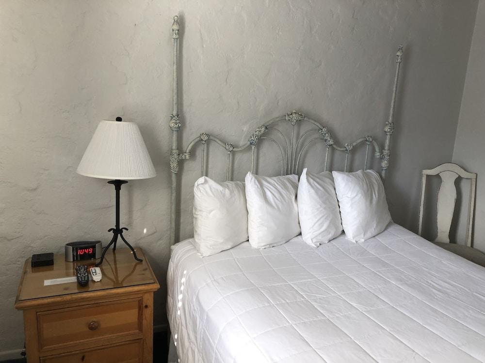 Seacrest Inn photo 64