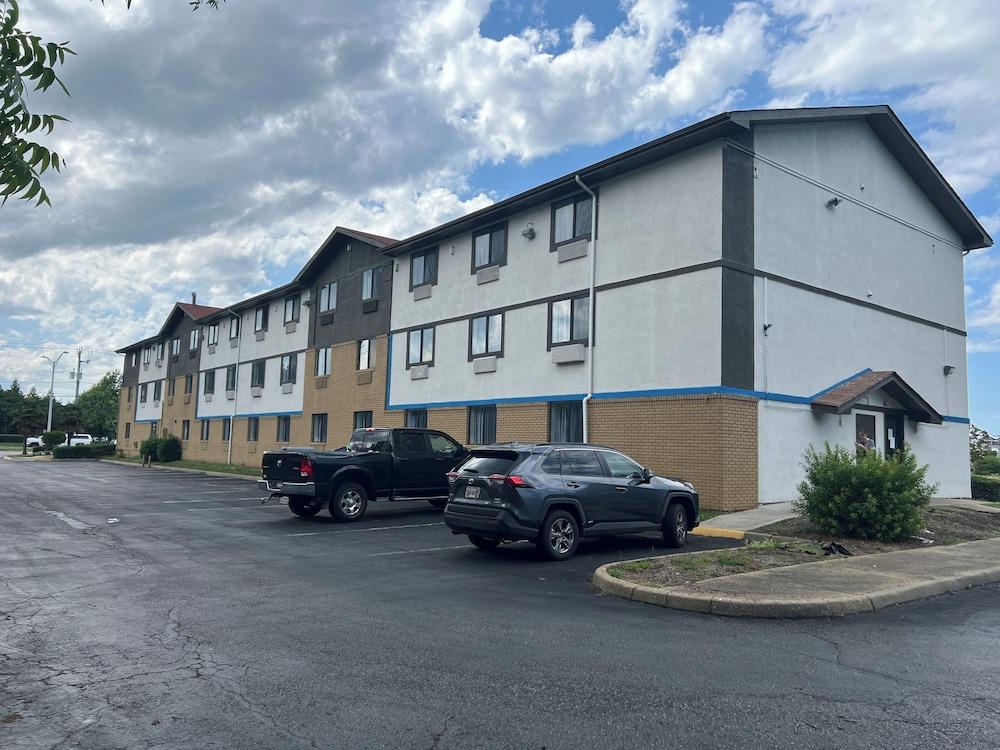 Economy 7 Inn - Norfolk photo 47