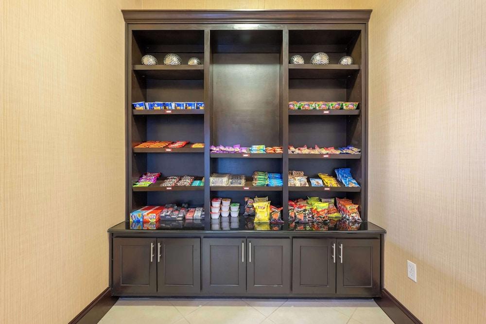 Best Western Plus Midland Suites photo 15