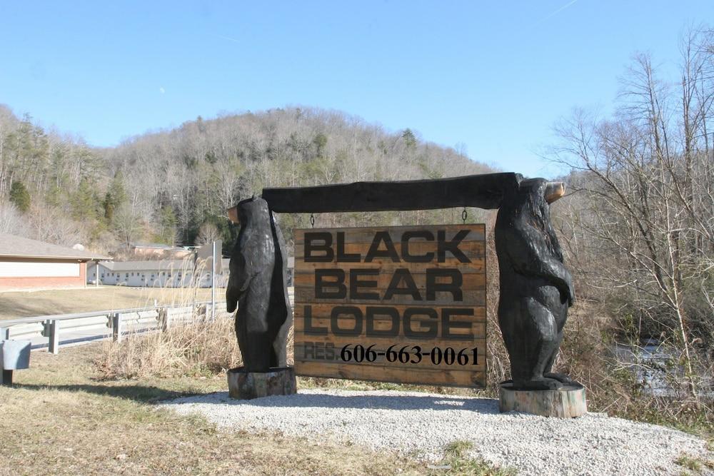 Black Bear Lodge Motel photo 12