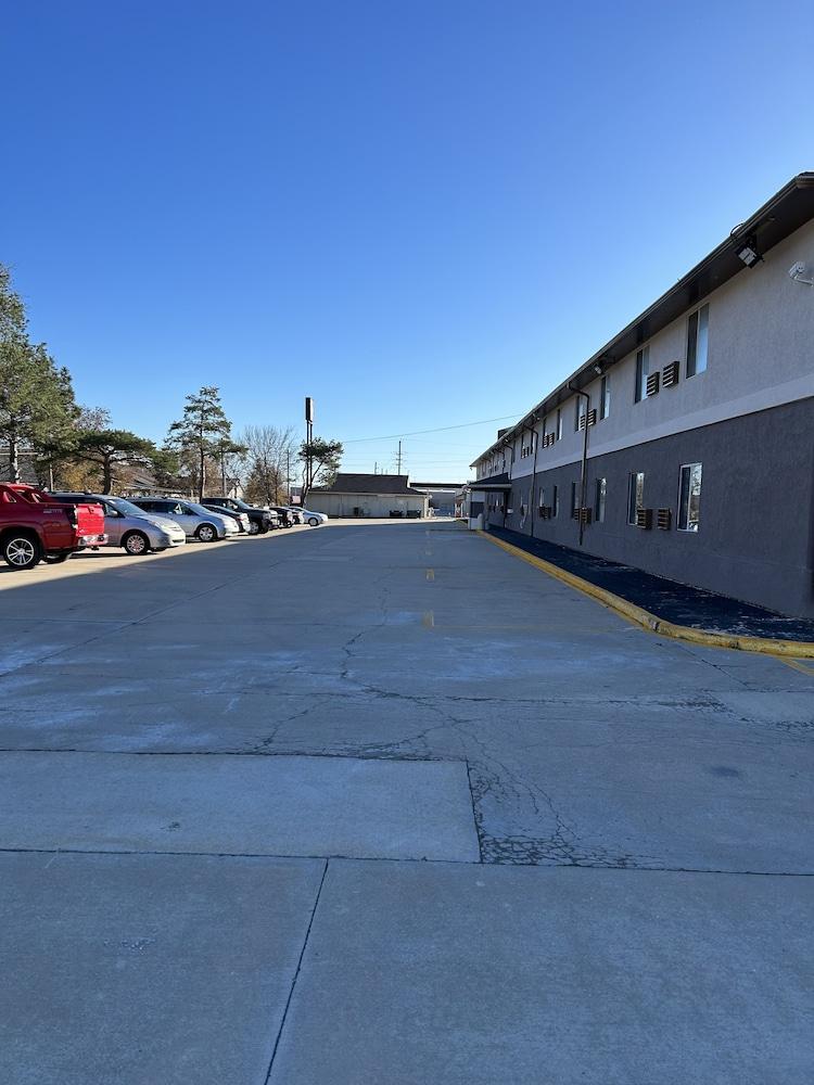 Rodeway Inn Emporia photo 12