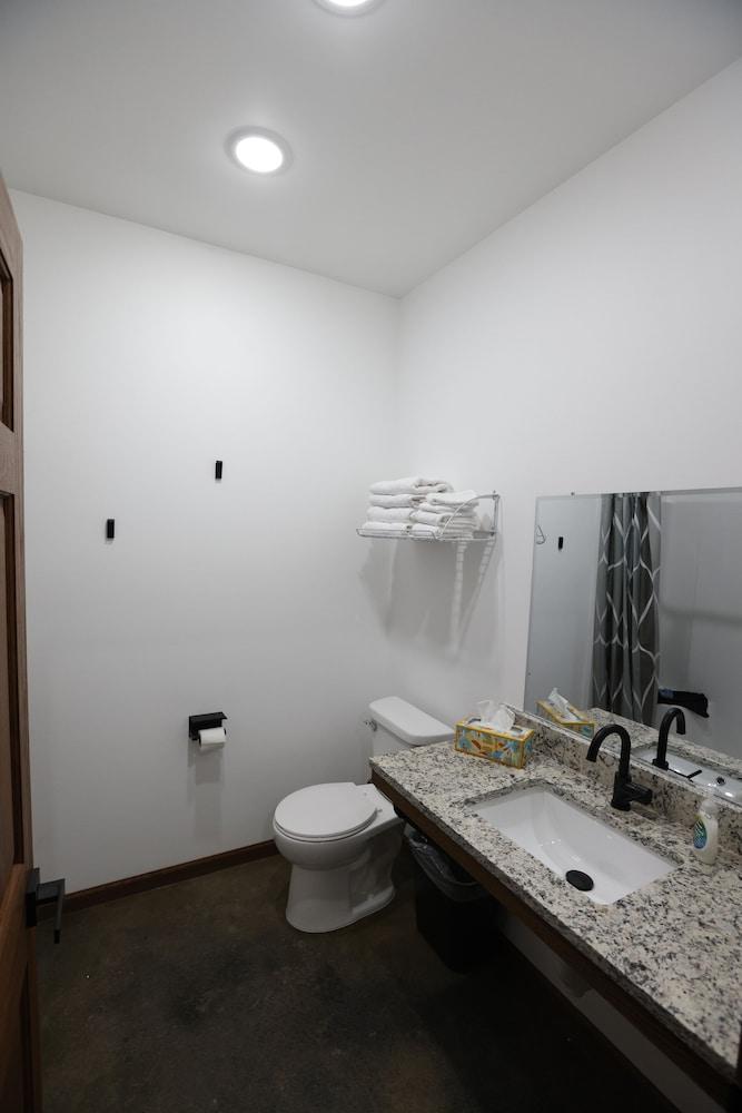 Bears Den Motel photo 8