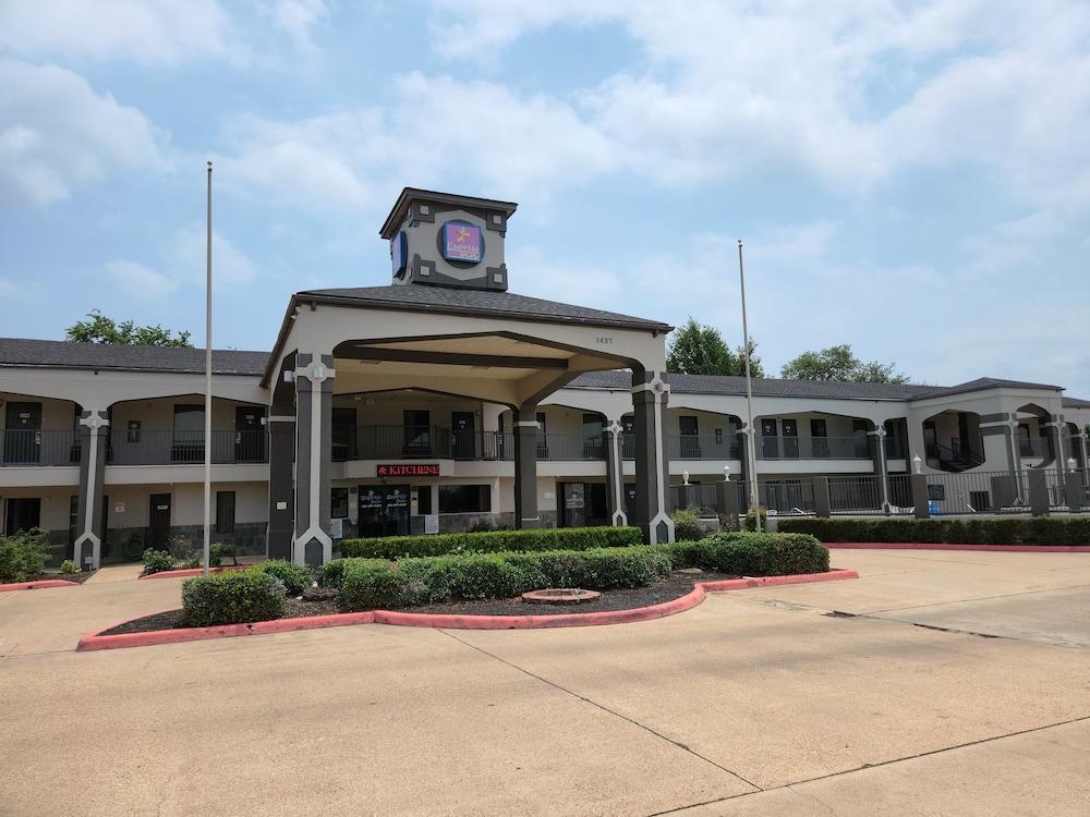 Express Inn Tomball photo 31