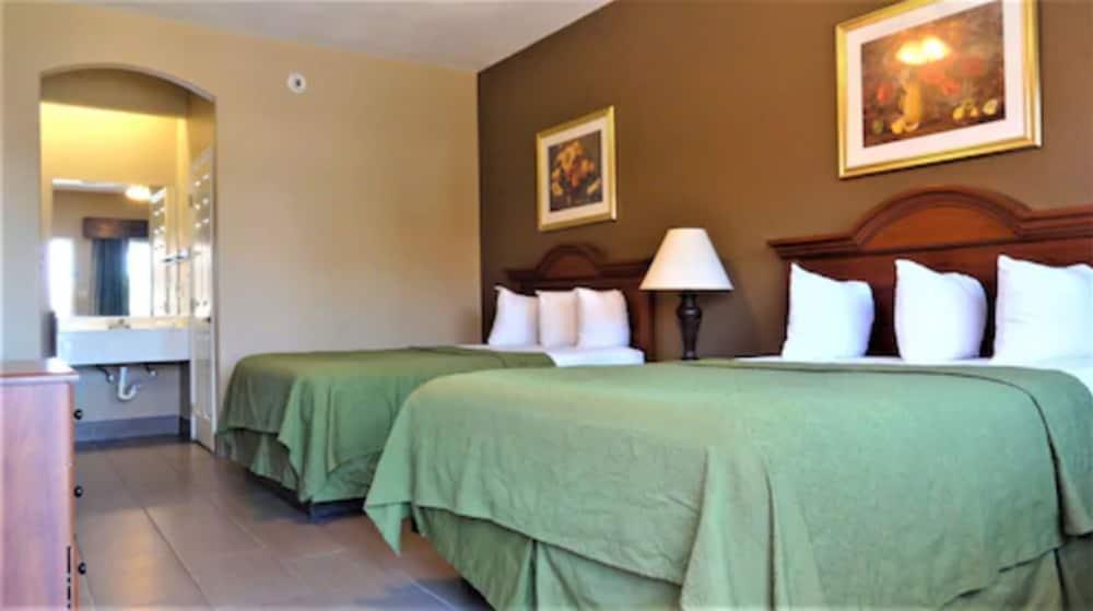 La Copa Inn McAllen photo 10