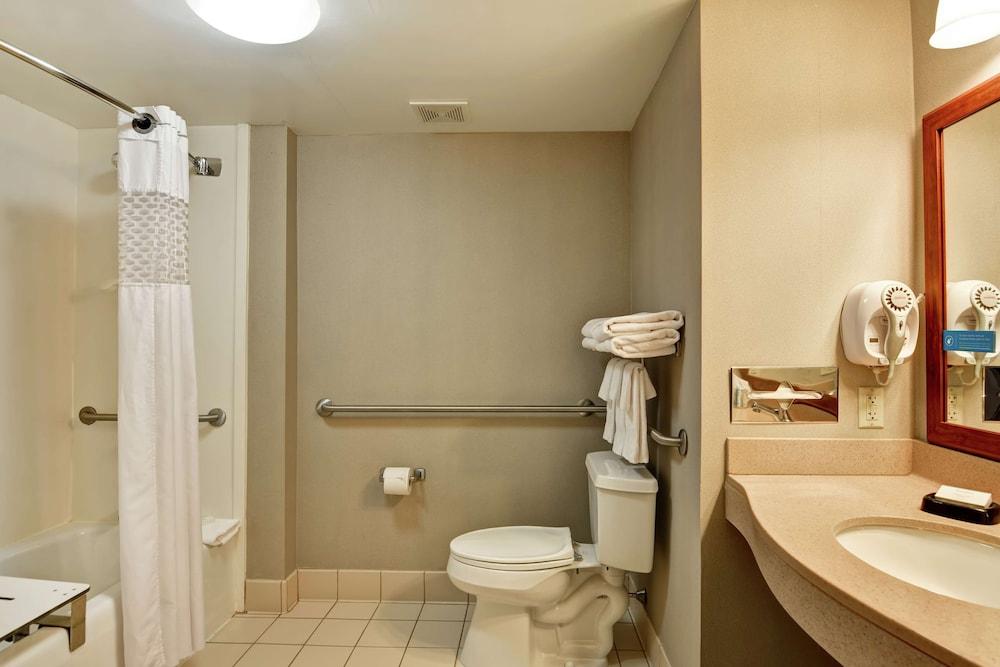 Hampton Inn Bloomsburg photo 25