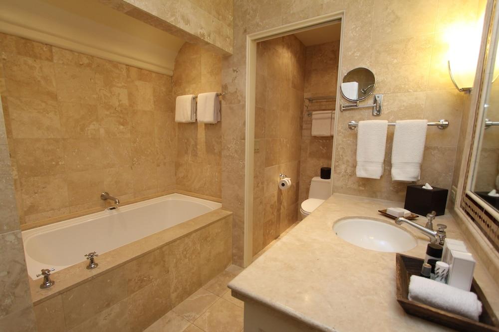 Cypress Inn photo 61