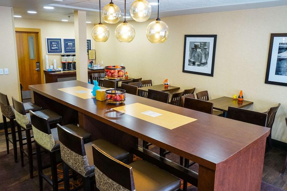 Hampton Inn Deadwood at Tin Lizzie Gaming Resort photo 52