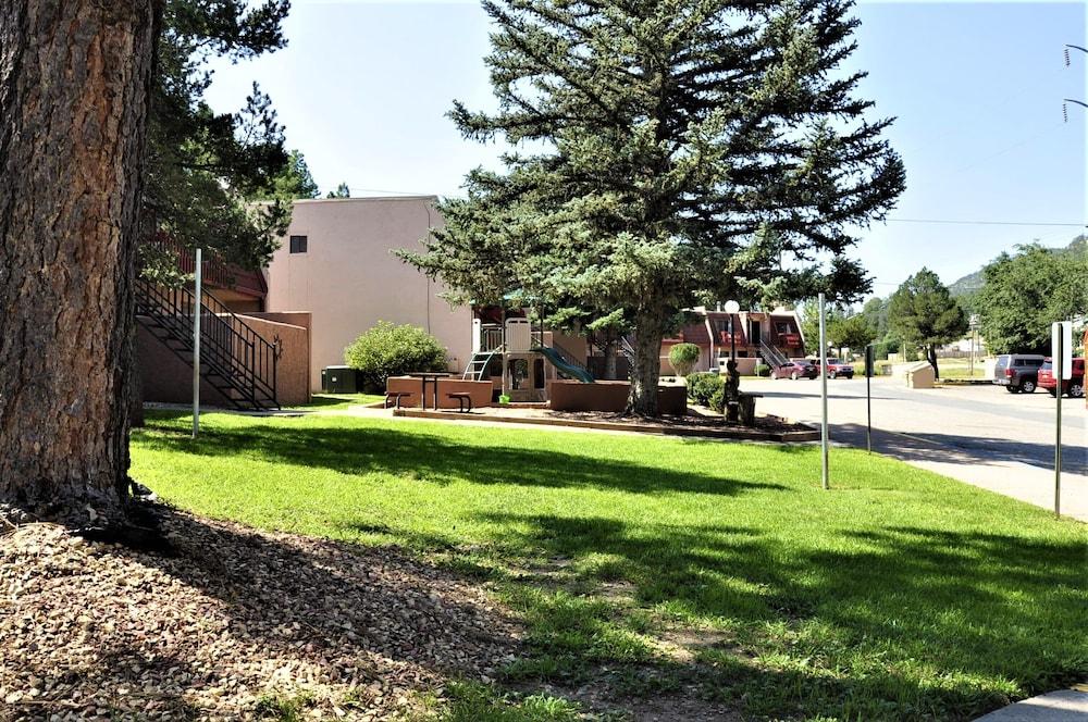 Pinecliff Village photo 9
