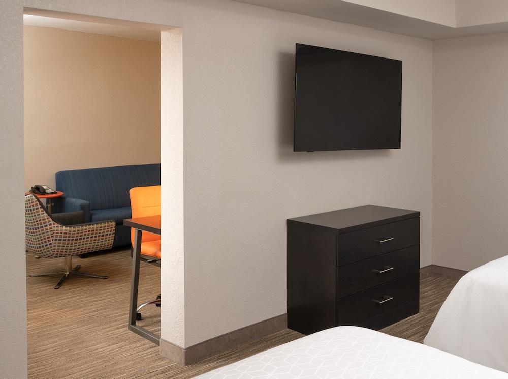 Holiday Inn Express Rochester - Greece by IHG photo 8