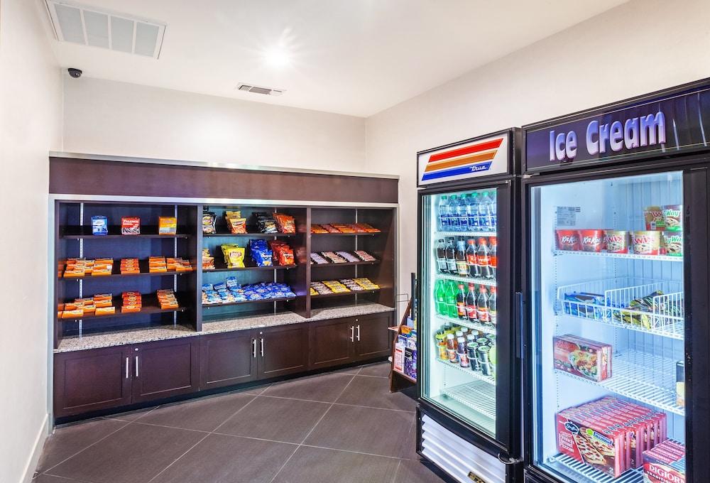 Holiday Inn Express Hotel & Suites PORT ARTHUR by IHG photo 18