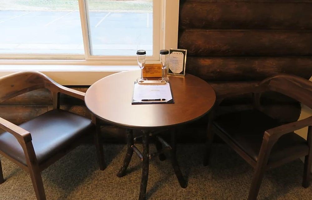 Alaskan Inn photo 24