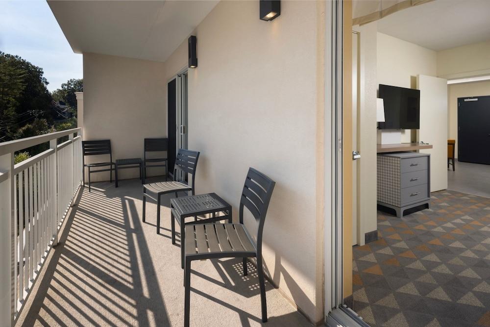 AC Hotel by Marriott Asheville Biltmore Village photo 16