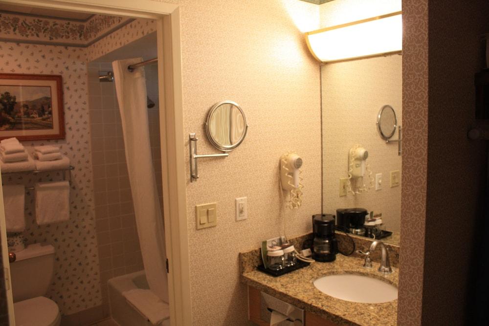 Holiday Motel photo 23
