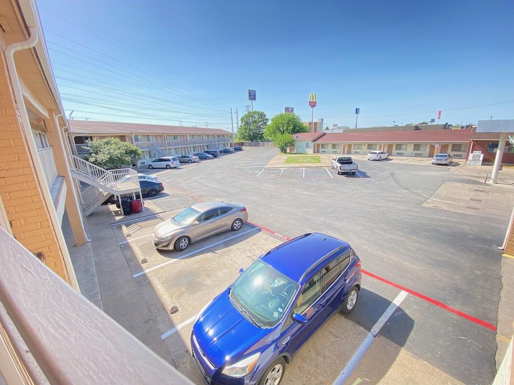 Great Western Inn & Suites - Saginaw photo 5