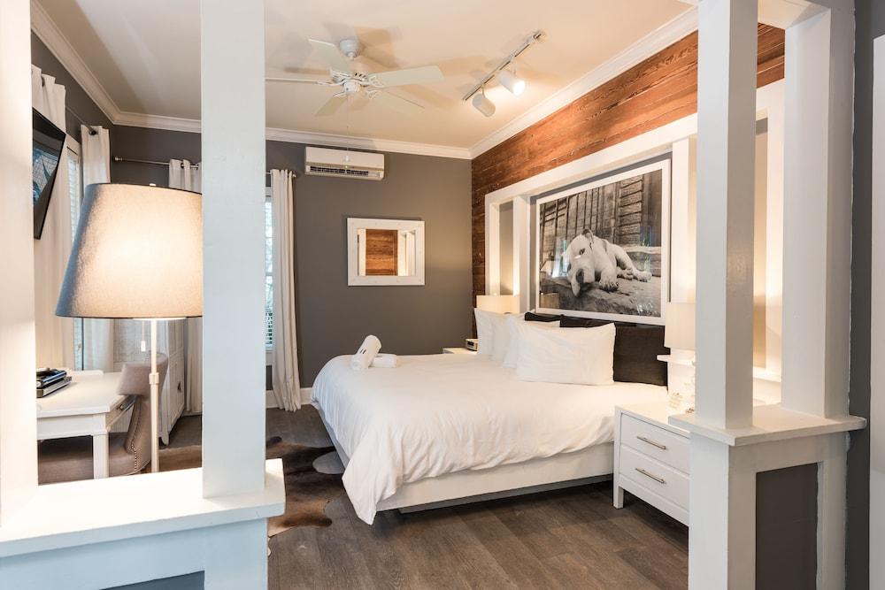 Alexanders Guesthouse - Adult Exclusive, LGBTQ Friendly photo 9