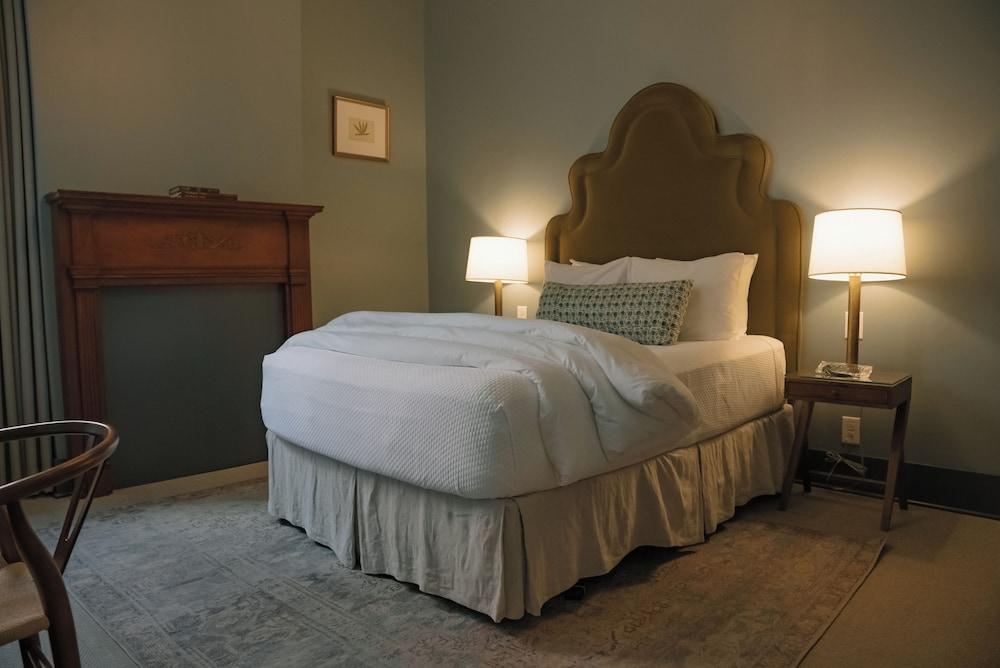 The Woodward Hotel photo 23