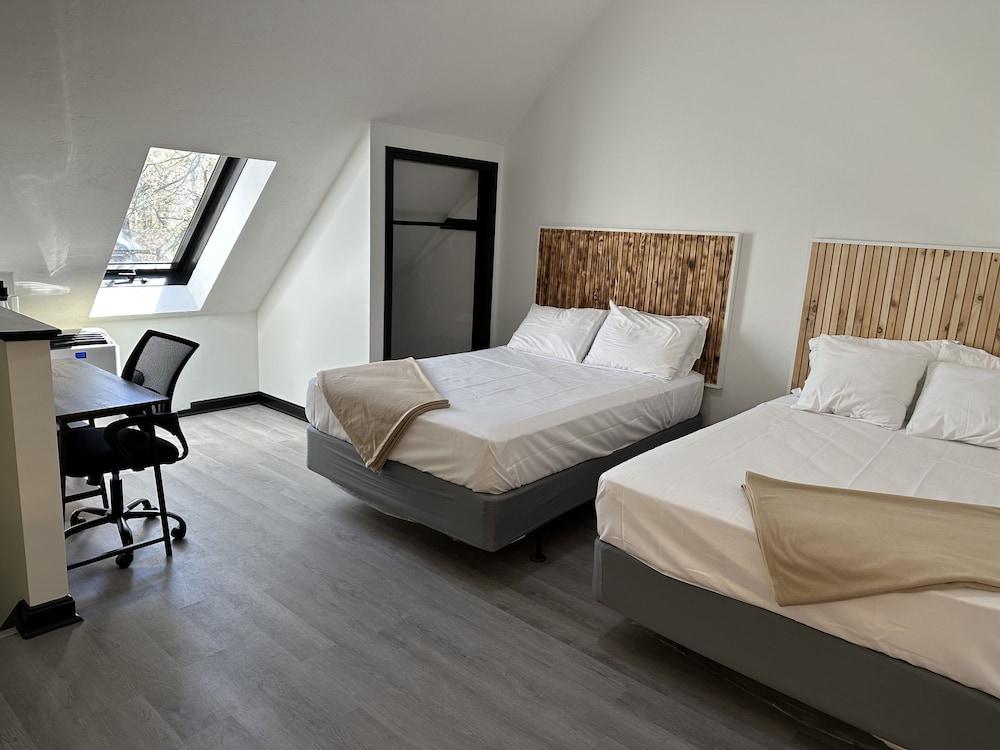 Harborside Suites photo 13