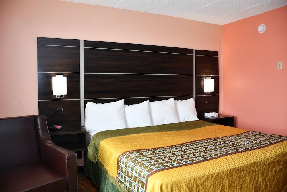 Regency Inn & Suites photo 39