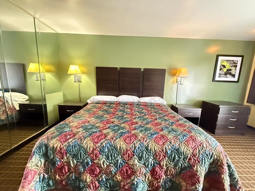 Relax Inn photo 5