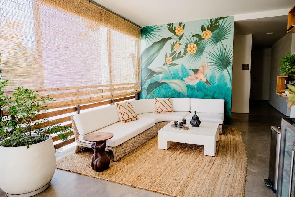 The Frances Modern Inn photo 2