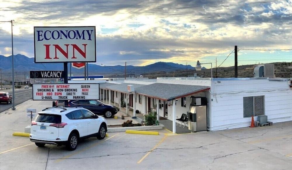 Economy Inn photo 1