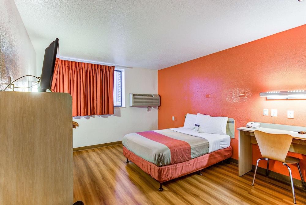 Motel 6 Portland, OR - Tigard West photo 21