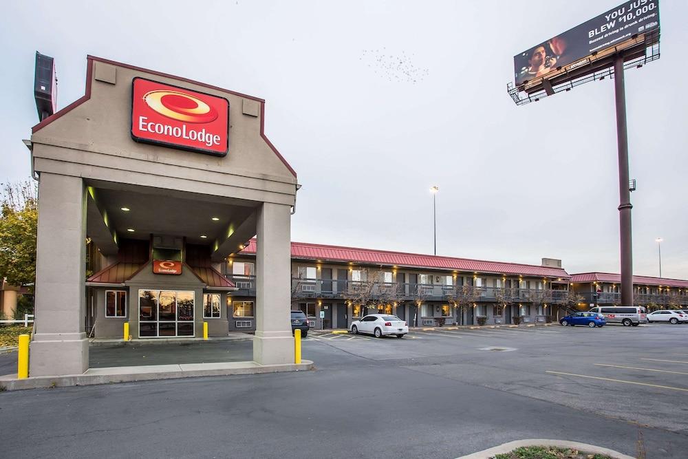 Econo Lodge Downtown photo 39