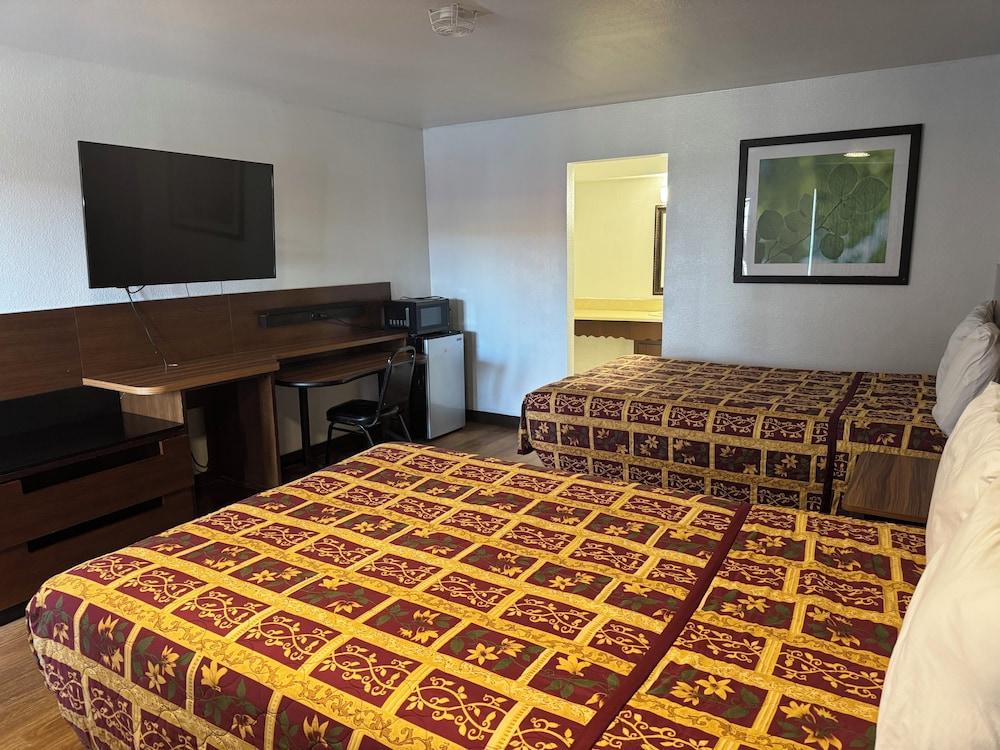 spanish trails inn photo 10